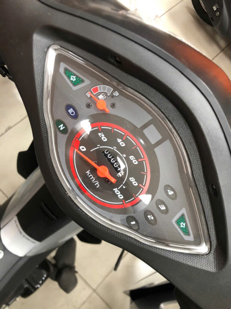 Đồng hồ analog dễ quan sát