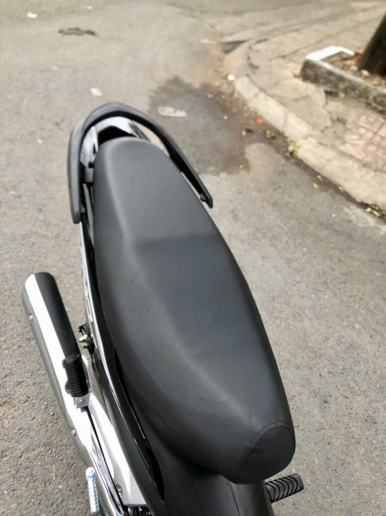 Yên xe dài, ngồi êm