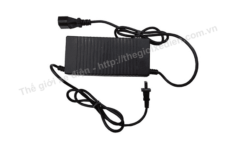 Sạc xe máy điện Giant M133S chính hãng