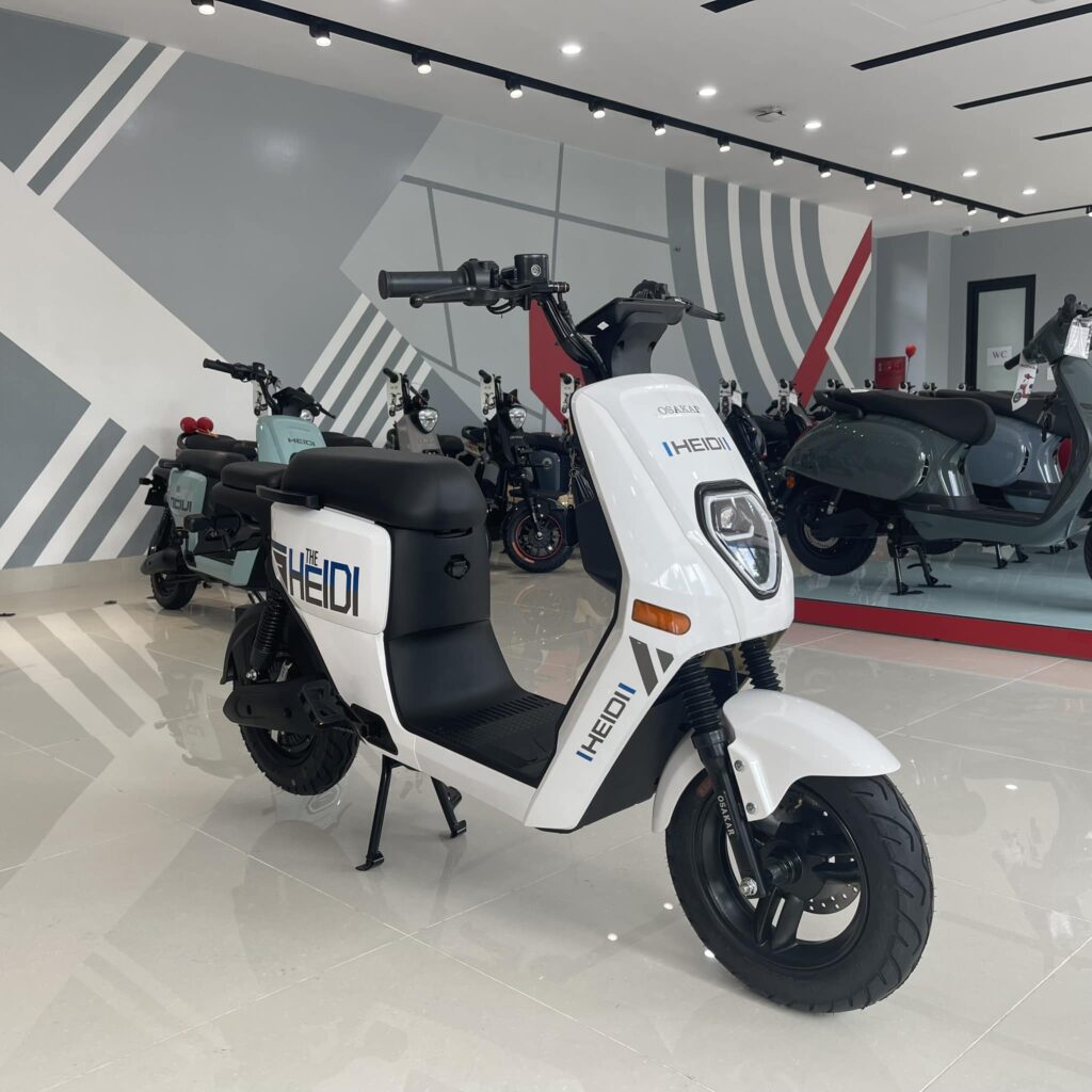 thiết kế chắc chắn, ắc quy dung lượng lớn