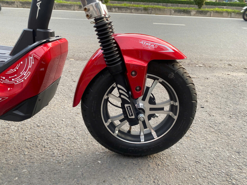 Với tốc độ tối đa khoảng 45–50 km/h