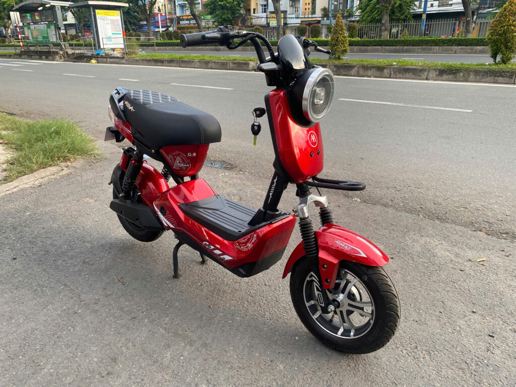 Xe đạp điện 133 Aima Orla G5 dừng, đi đèn đỏ nhẹ nhàng
