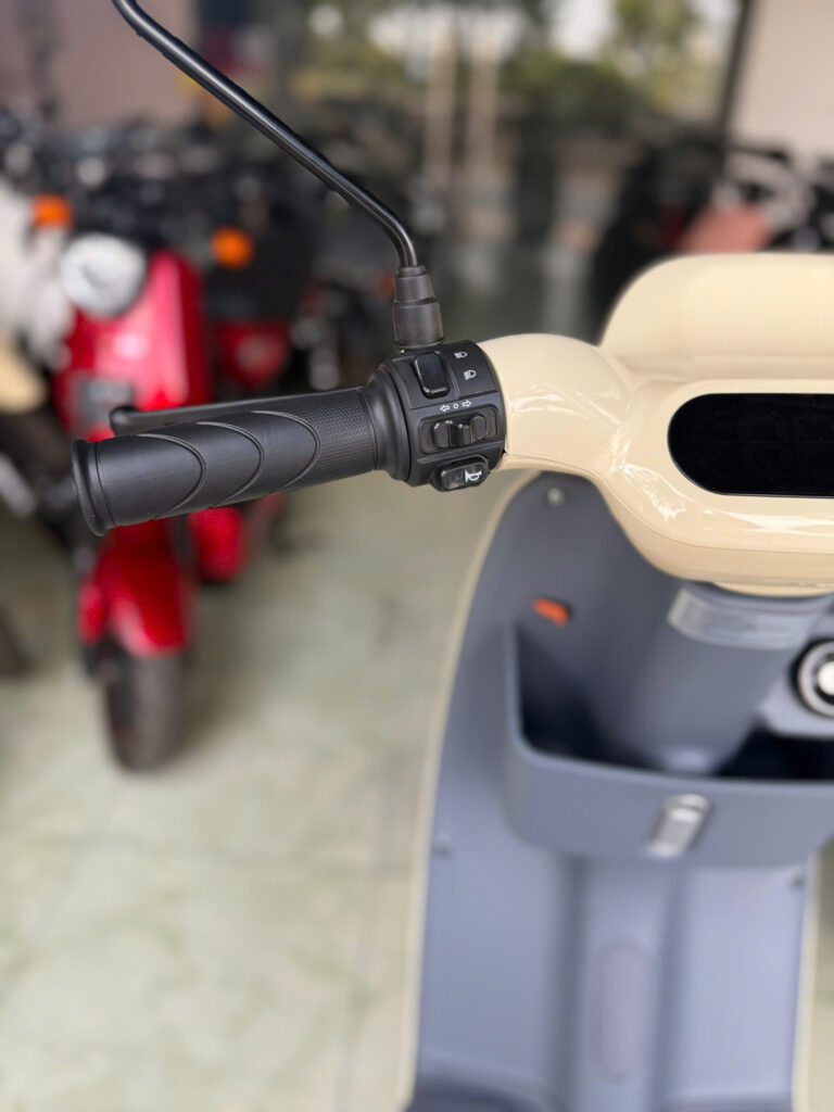 Màn hình LCD hiển thị đầy đủ