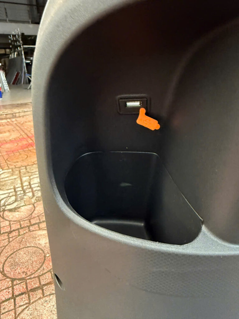 Cốp nhỏ phía trước