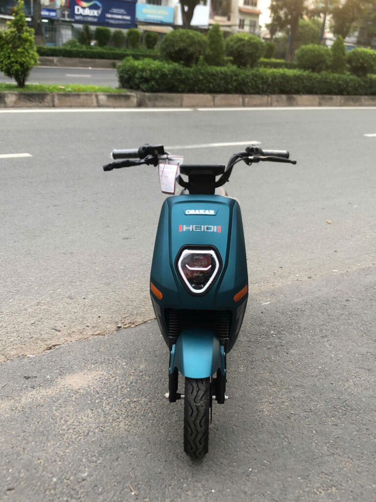 hệ thống ắc quy gồm 4 bình 20Ah