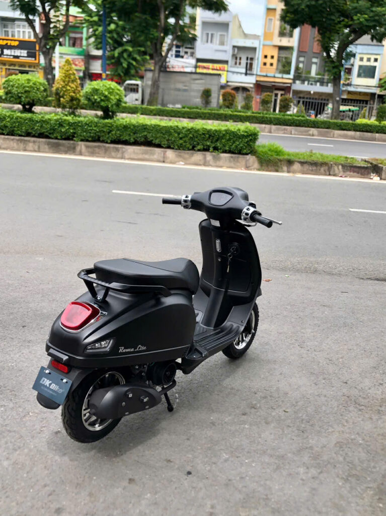 Nổi bật thiết kế cần chú ý khi chọn mua xe ga 50cc DK Roma Lite S