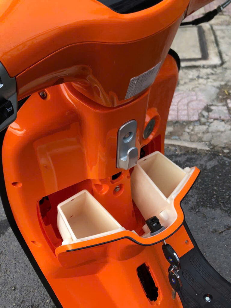 Tư thế ngồi thoải mái, cốp rộng 25 lít