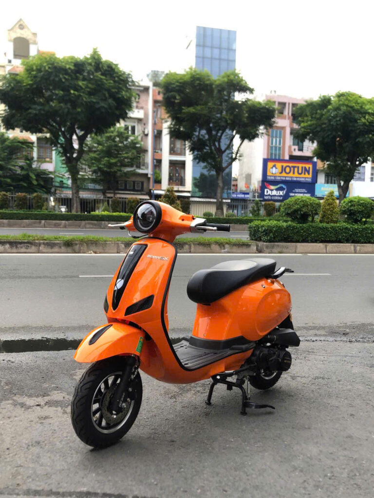 Vành đúc hợp kim và lốp không săm cao cấp