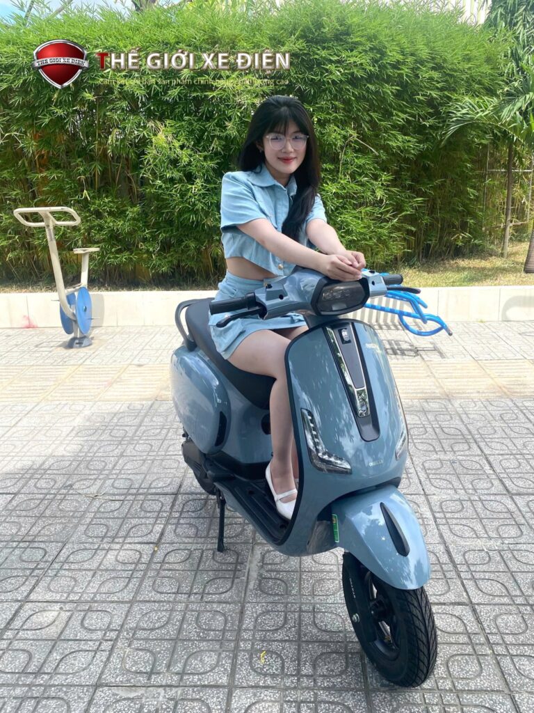 Xe máy điện Osakar Nispa Lumia New 2025 thiết kế đẹp, tinh tếCụm đèn LED trước với 3 bóng bi cầu