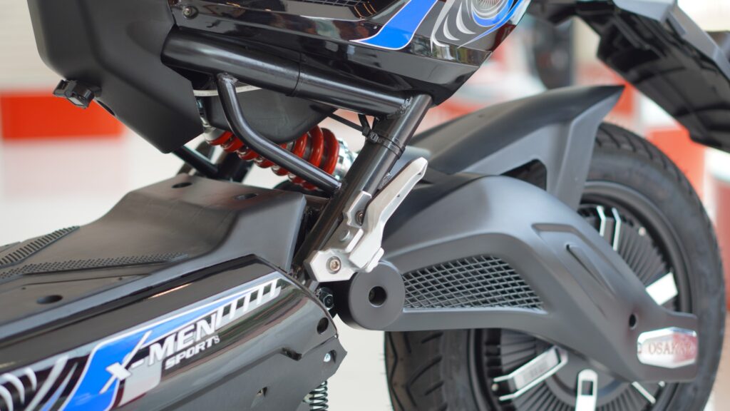 Xe sử dụng bộ 5 bình ắc quy 20Ah