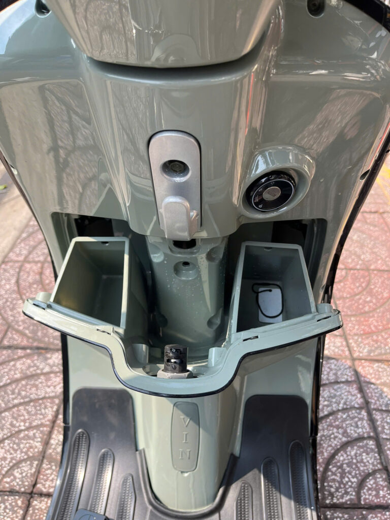 Xe máy điện Victoria V38 Việt Nhật hài hòa giữa các đường nét