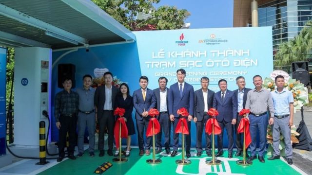 Khánh thành trạm sạc xe điện lớn nhất Việt Nam tại Hà Nội