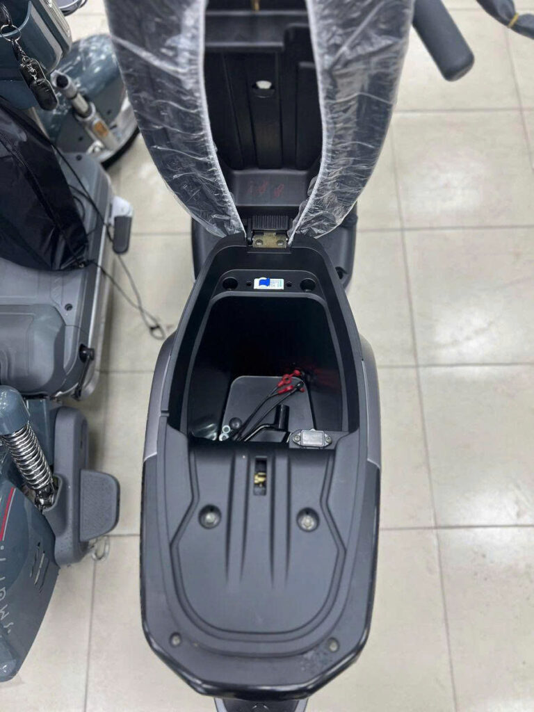 Xe được trang bị cốp rộng 18 lít
