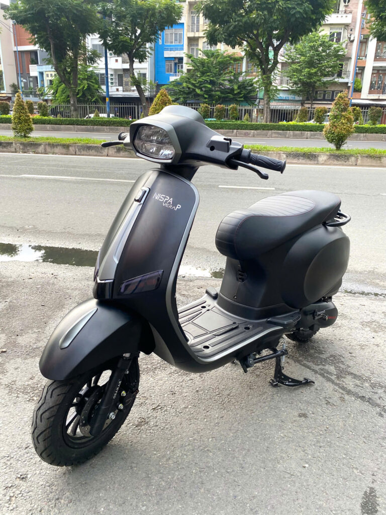 Đèn LED và bảng đồng hồ điện tử