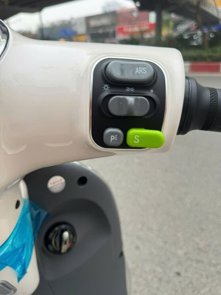 AI trong xe điện Tailg